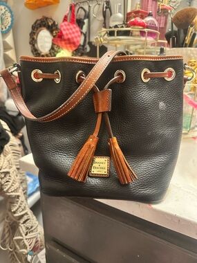 Dooney & Bourke vintage Pebble Grain Drawstring